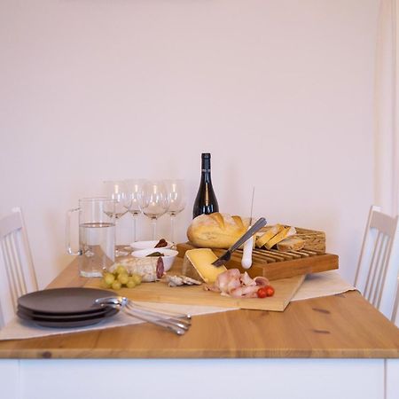 La Mascarana Apartment Lesa Room photo